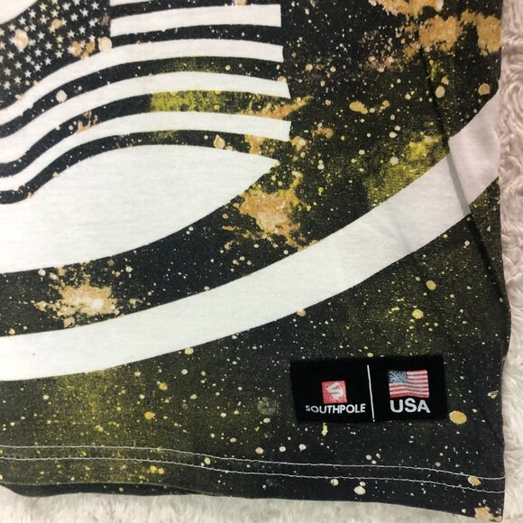 Southpole Graphic T-Shirt Astronaut USA Flag Print‎ Short Sleeve Size Medium - Picture 2 of 6